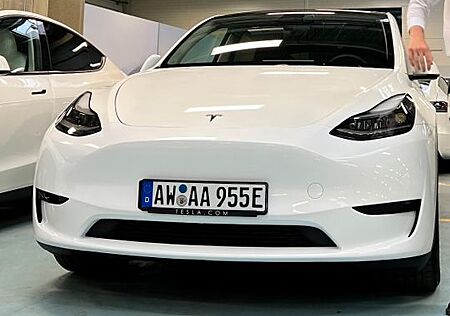 Tesla Model Y Hinterradantrieb 2023 - wie Neu-8 Fach R