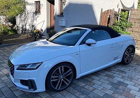 Audi TT 40 TFSI S tronic Roadster Matrix 3 x s-line