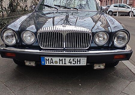 Jaguar XJ12