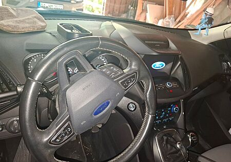 Ford Kuga 2,0 TDCi 2x4 110kW Titanium Titanium