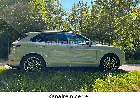 Porsche Cayenne E-Hybrid *PDLS*Pano*Sportabgas*Mod 2022*