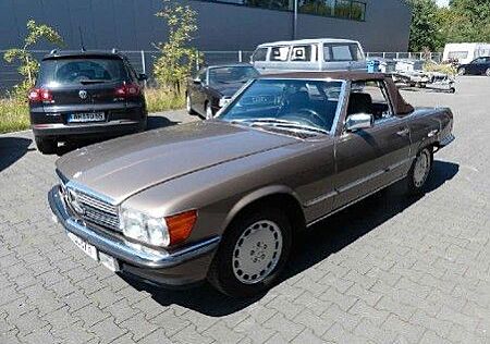 Mercedes-Benz 560 SL Oldtimer mit Gutachten