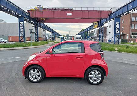Toyota iQ