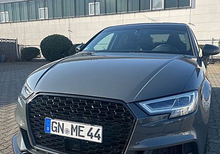 Audi S3 TFSI S tronic quattro -