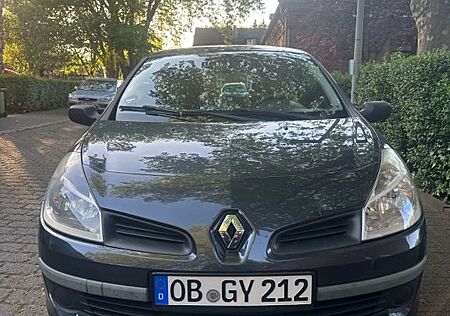 Renault Clio Authentique 1.2 16V 48kW Authentique