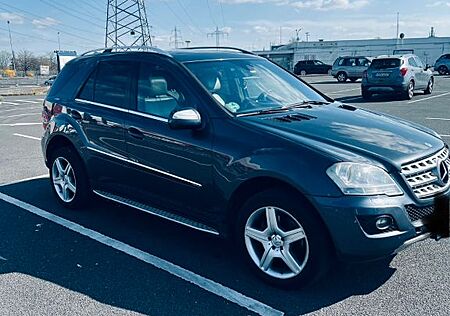 Mercedes-Benz ML 350 CDI 4MATIC -Off-Roader-Neue TÜV