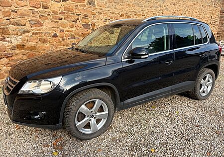 VW Tiguan Volkswagen 2.0 TDI 4MOTION Sport & Style Sport &...