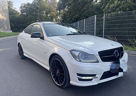 Mercedes-Benz C 350 BlueEFFI. Coupé Amg Paket *Panorama*Leder