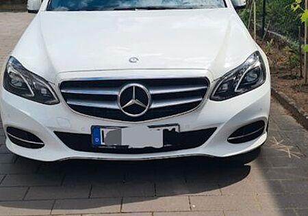 Mercedes-Benz E 220 BlueTEC AVANTGARDE Autom. AVANT...