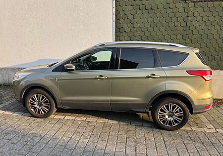 Ford Kuga 1,6 Eco Boost Titanium; TÜV neu; Scheckheft