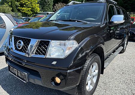 Nissan Navara Pickup Double Cab PLATINUM 4X4 Hardtop