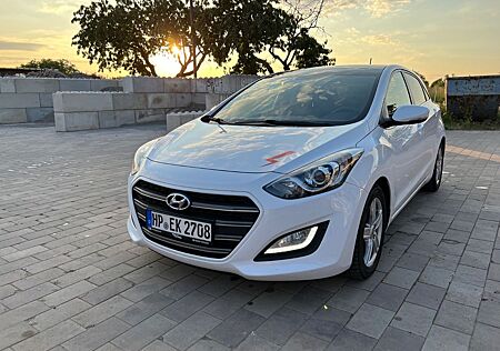 Hyundai i30 blue 1.6 GDI Trend Trend