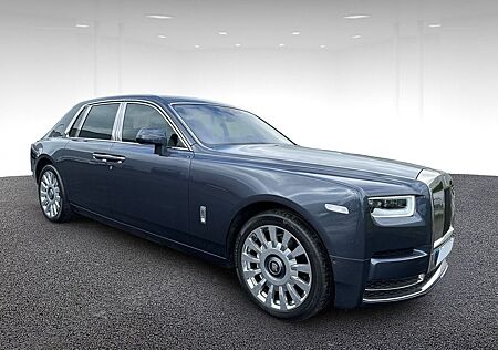 Rolls-Royce Phantom - -
