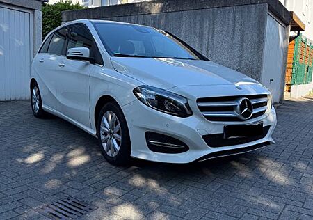 Mercedes-Benz B 180 -