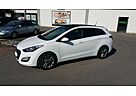 Hyundai i30 Kombi 1.6 GDi Passion plus-Zustand Neuwertig