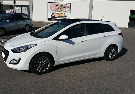 Hyundai i30 Kombi 1.6 GDi Passion plus