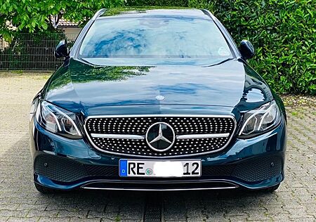 Mercedes-Benz E 220 E 220d T AVANTGARDE Autom. AVANTGARDE Blau Grün