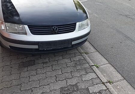 VW Passat Volkswagen 1.6 Basis Basis