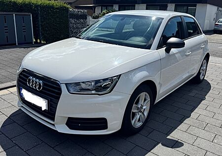 Audi A1 Sportback 1.0 TFSI ultra Navi, Alu, PDC