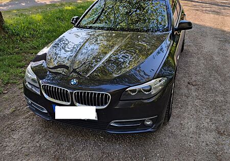 BMW 520d xDrive Touring A Luxury Line Luxury Line