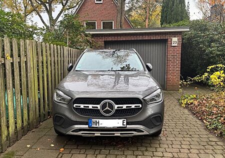 Mercedes-Benz GLA 250 e DCT - AHK, Panorama Dach