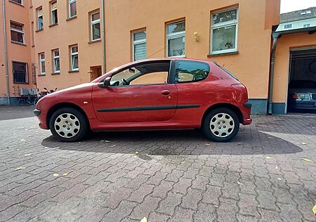 Peugeot 206 1.1. TÜV NEU