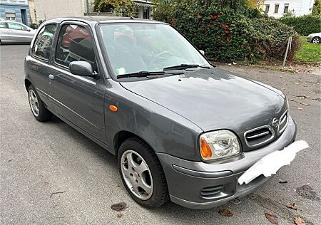 Nissan Micra 1.0 mit Klimaanlage und aus 1Hand