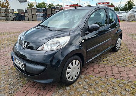 Peugeot 107 TÜV bis 01/27 Kupplung und Reifen NEU! +Rech