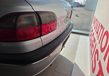 Opel Omega 3.0 V6 SPORT Sport