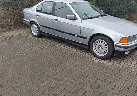 BMW 318i