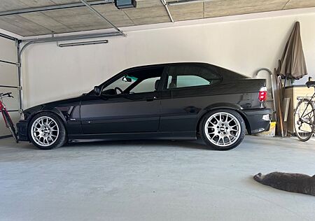 BMW M3 Compact