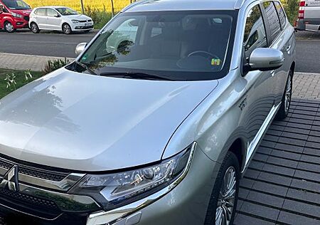 Mitsubishi Plug in Hybrid Outlander Plug-in Hybrid Outlander