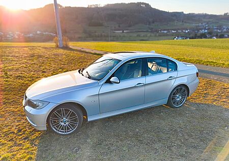 BMW 325i E90 Limousine 6 Zylinder