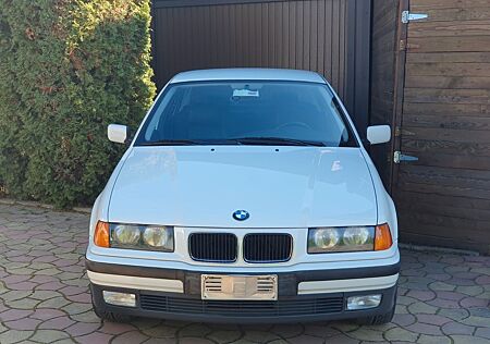 BMW 320i e36 alpinweiss II climatronic leather