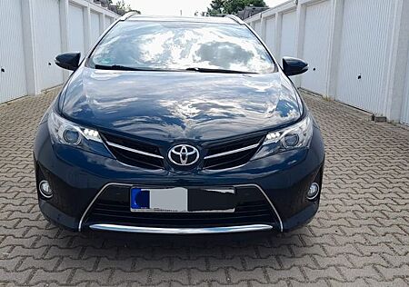 Toyota Auris 1,6-l-Valvematic Executive Executive VB