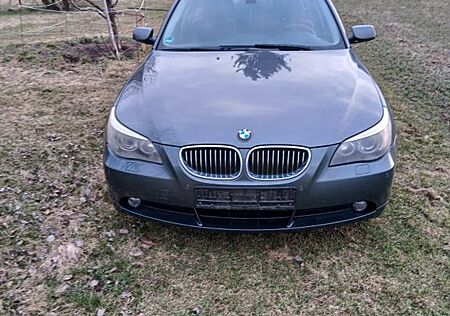 BMW 523i A touring -
