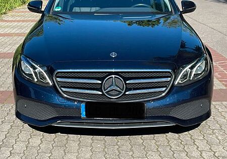 Mercedes-Benz E 220 d T Autom. - AHK