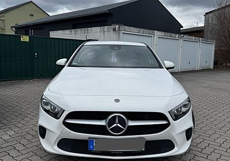 Mercedes-Benz A 180 d DC -LED,AHK,Standheiz,MBUX-Syst,Tüv-NEU
