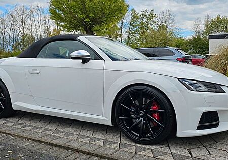 Audi TTS Roadster 2.0 TFSI quattro -