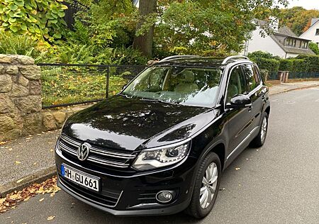 VW Tiguan Volkswagen 2.0 TSI DSG 4MOTION LOUNGE Sport & St...
