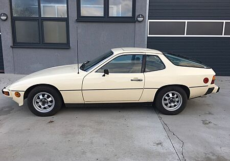 Porsche 924 Targa