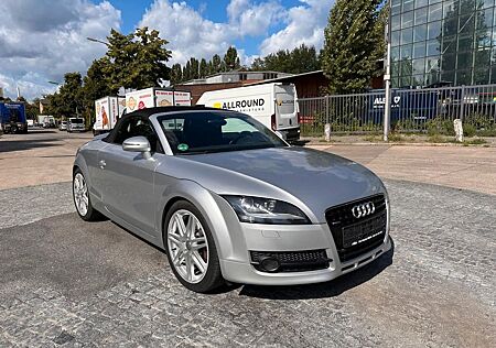 Audi TT Coupe 3.2 quattro -V6 Benziner Schalter