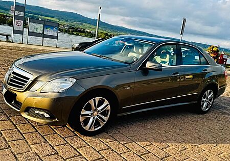 Mercedes-Benz E 200 BlueEFFICIENCY AVANTGARDE AVANTGARDE
