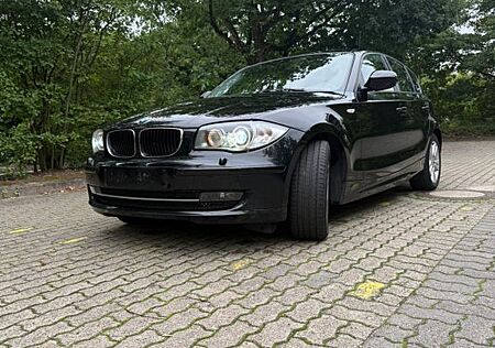 BMW 118d Automatik/2 Hand/Checkheft/Vollausstattung