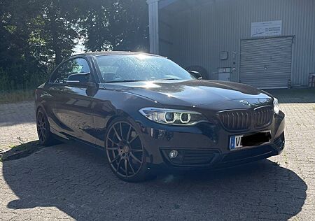 BMW 220i Coupé Sport Line Sport Line