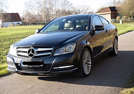 Mercedes-Benz 220 gebraucht kaufen Mercedes-Benz 220 C220 Coupe Automatik