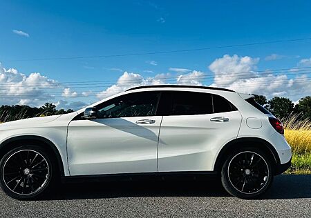 Mercedes-Benz GLA 220 d DCT -