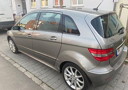 Mercedes-Benz B 170 -