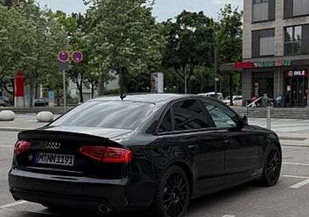 Audi A4 3.0 TDI TÜV NEU