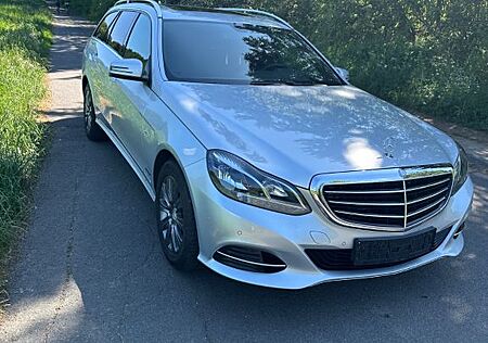 Mercedes-Benz 220